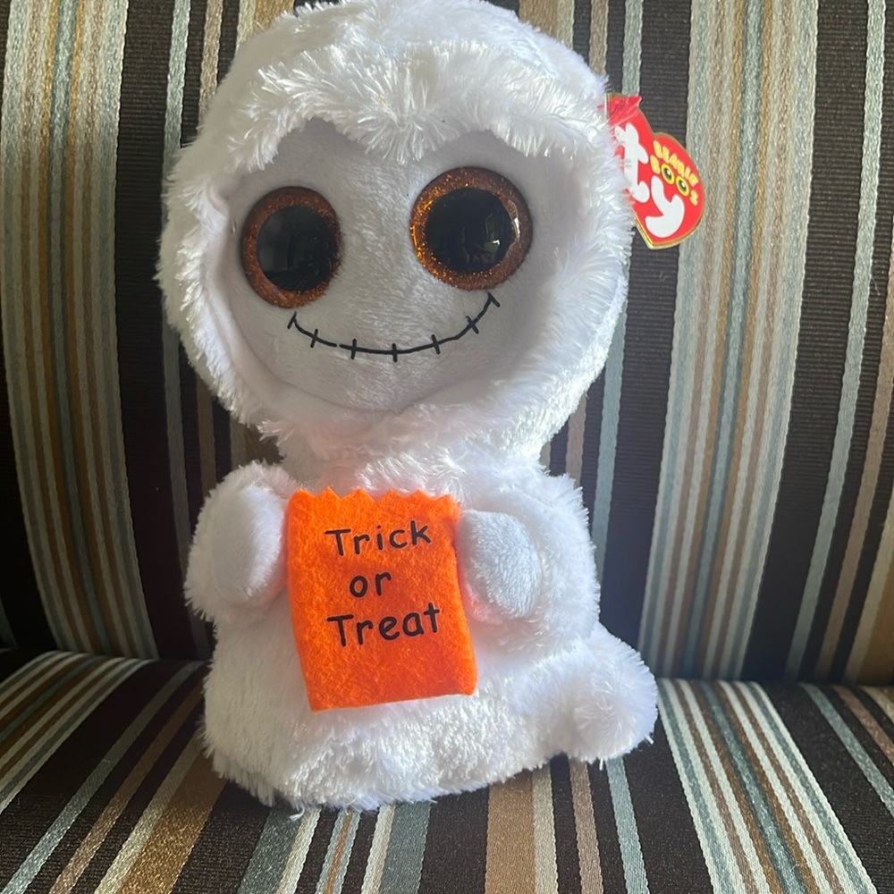 NWT TY Beanie Boo Halloween series Mist the ghost plush toy